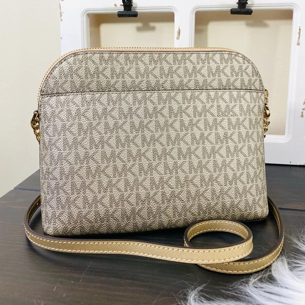 Michael Kors Cindy Large Dome Crossbody - Picture 4 of 13